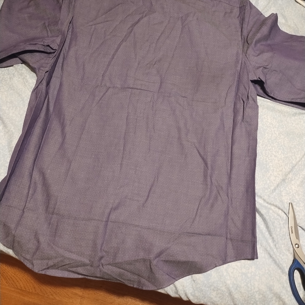 Men's Button-Ups - Picture 5 of 6